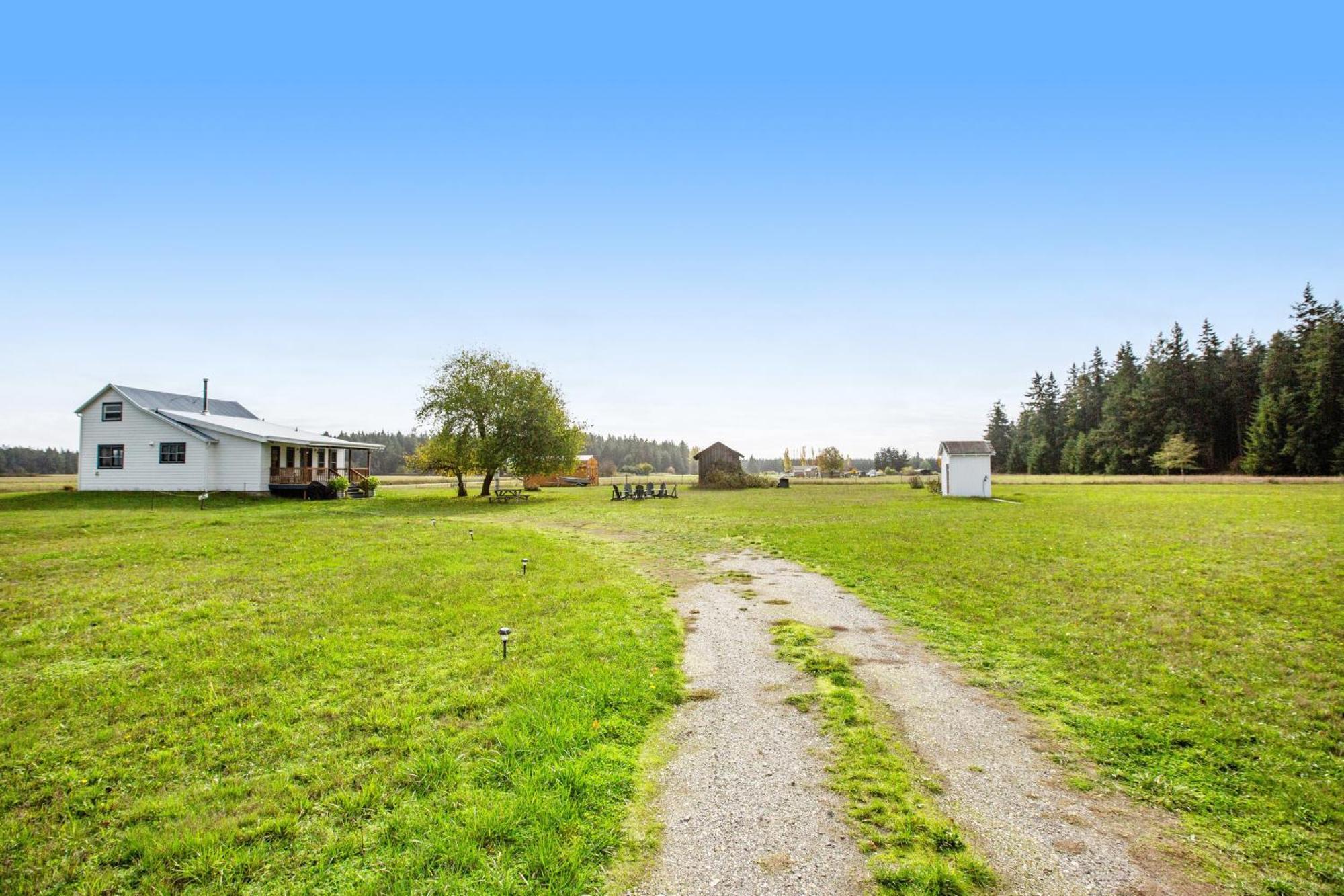 Historic Officer'S Farmhouse At Olf Coupeville Exterior photo