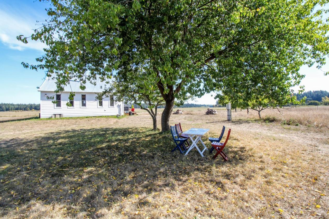 Historic Officer'S Farmhouse At Olf Coupeville Exterior photo